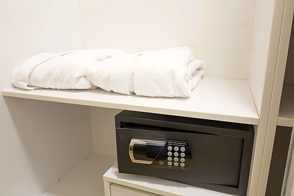 Hotel TESLA - Smart Stay Garni