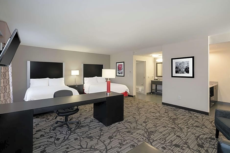 Hampton Inn By Hilton & Suites Roanoke Airport VA