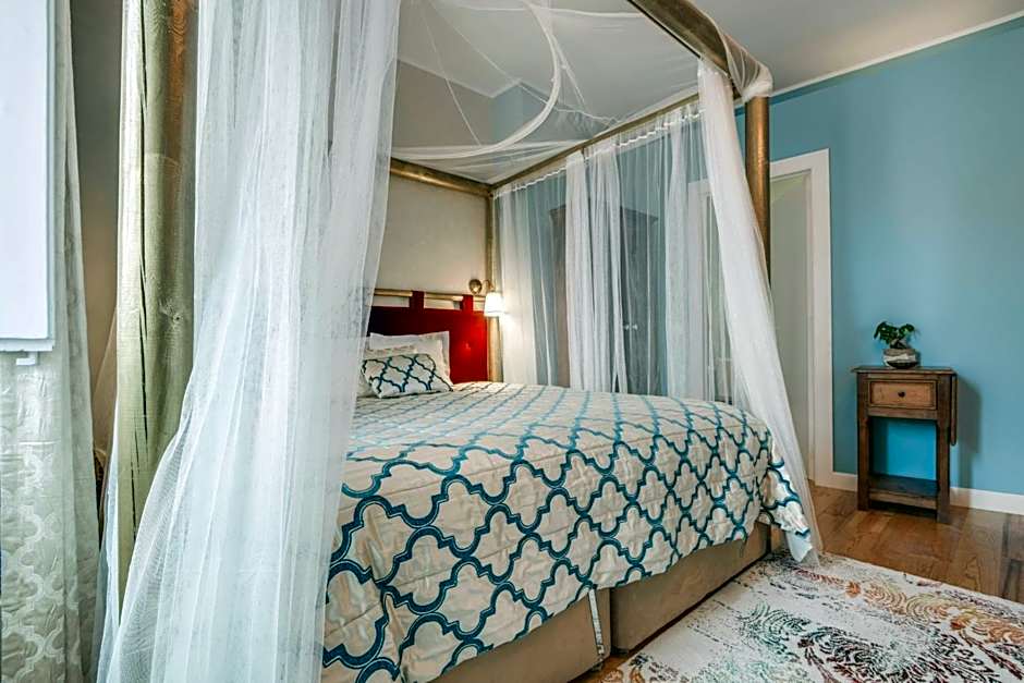 LUXa Charm House by LovelyStay