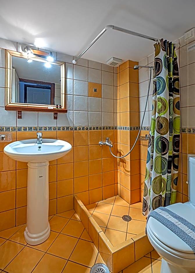 Hotel PARALIAKO Kyparissi