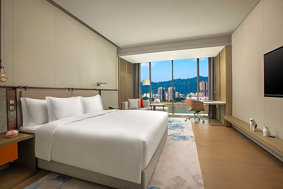 Photo 1 of 3 of Standard 1 King Bed, River View