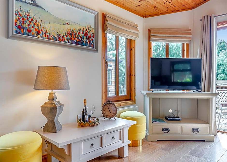 Charlesworth Lodges
