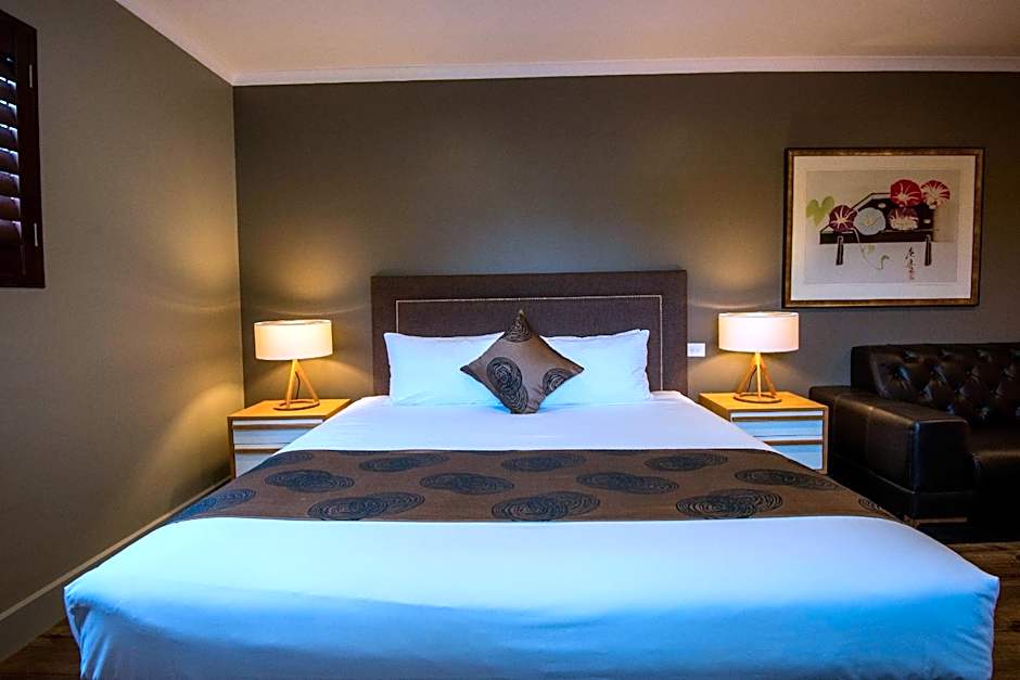 The Waverley International Hotel