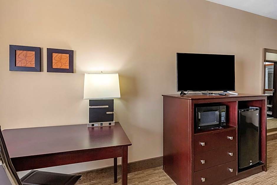 Comfort Suites Perrysburg