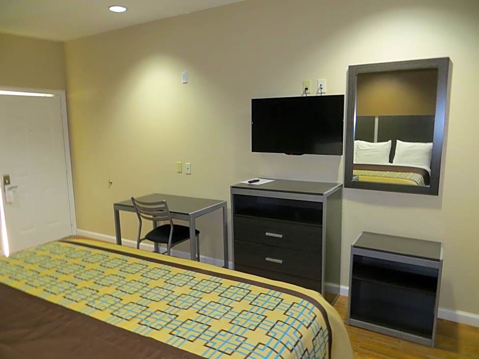 Scottish Inn & Suites Baytown