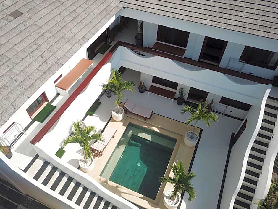 Uluwatu Stay's Deluxe Suite #9