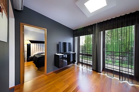 One-Bedroom Suite with Sauna