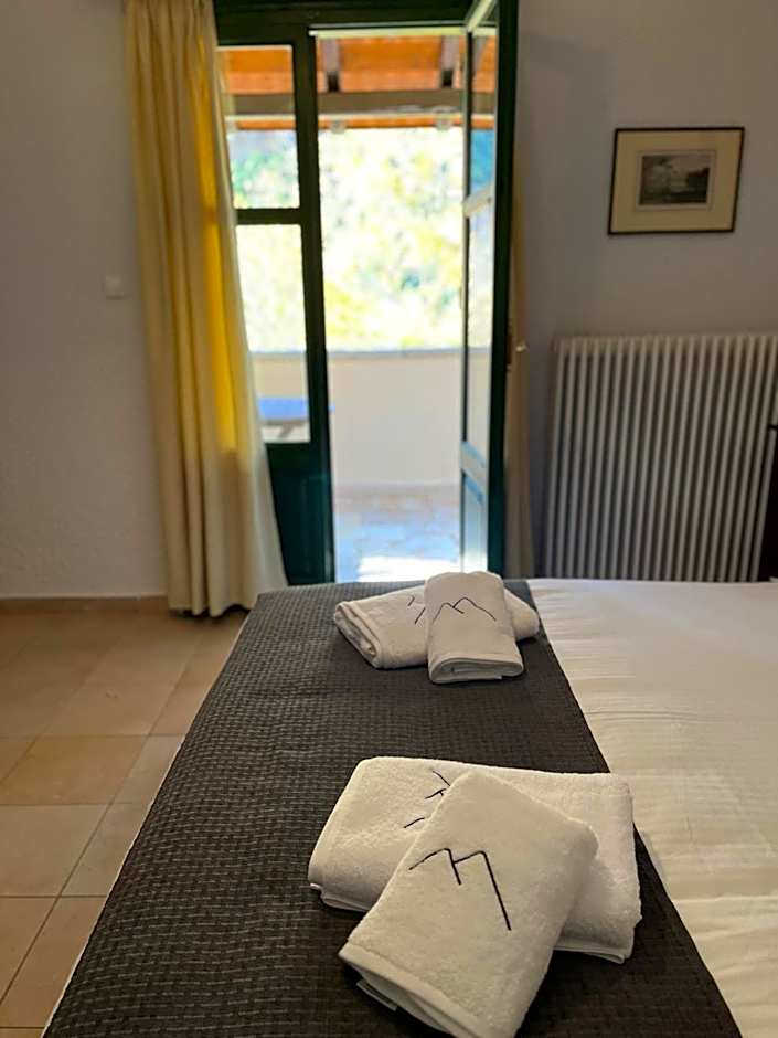 Muntenia Inn Apartments and Suites