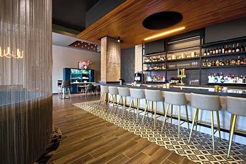 Archer Hotel Falls Church