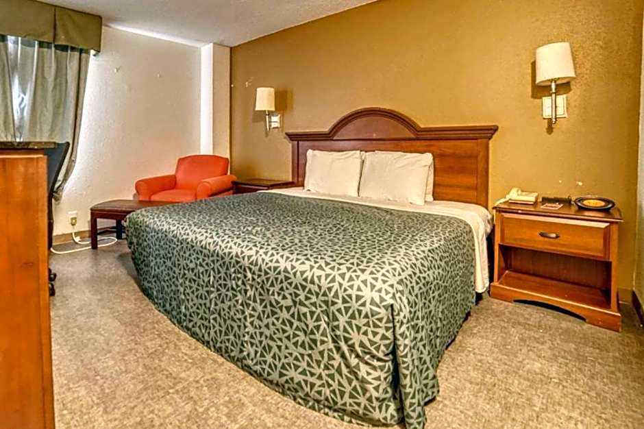 Econo Lodge Raleigh near Walnut Creek Amphitheatre