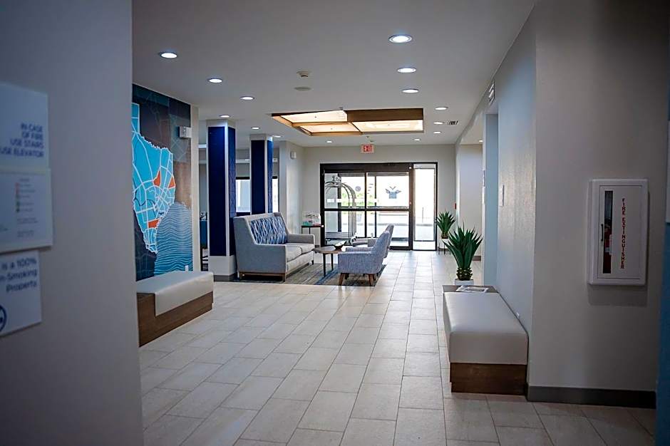 Holiday Inn Express Hotel & Suites Center By IHG