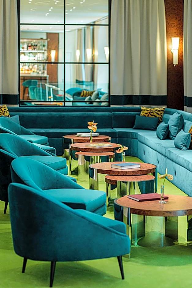 Room Mate Collection Mia, Rome Colosseum