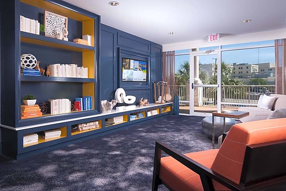 Courtyard by Marriott Charleston Waterfront