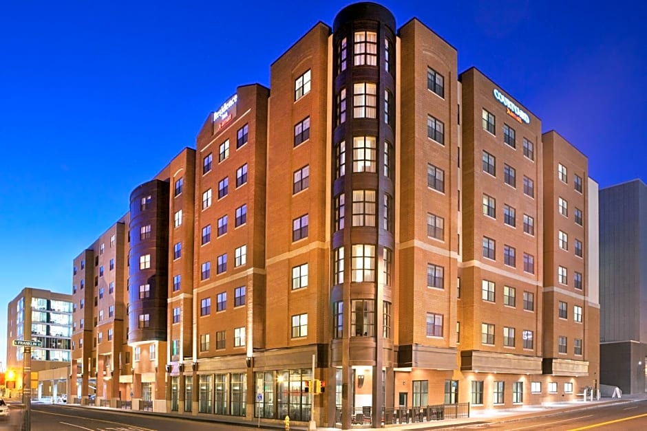 Courtyard by Marriott Syracuse Downtown at Armory Square