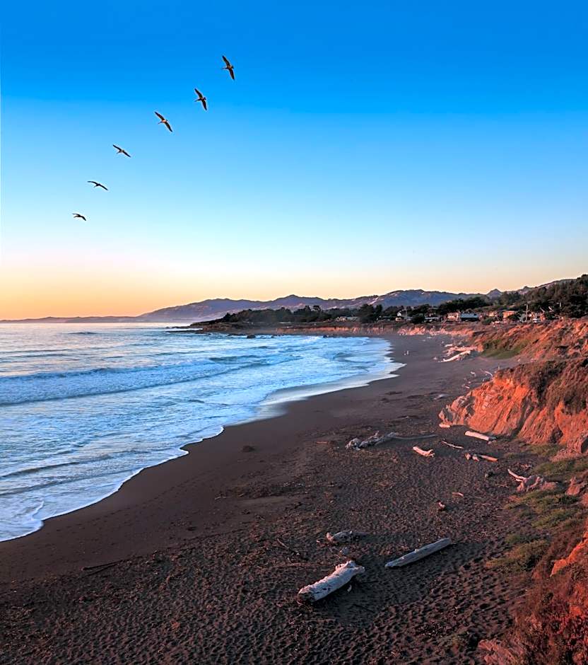 Sand Pebbles Inn