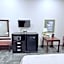 COLLINS INN & SUITES