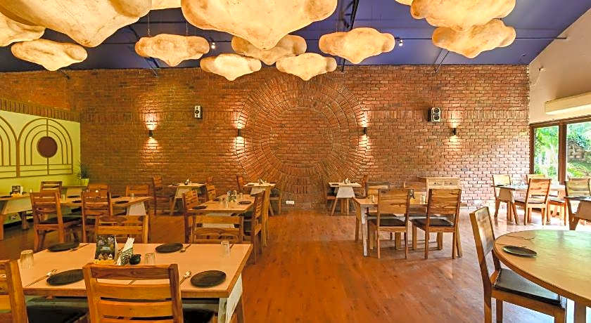 Saj By The Lake - Malshej Ghat Hotel