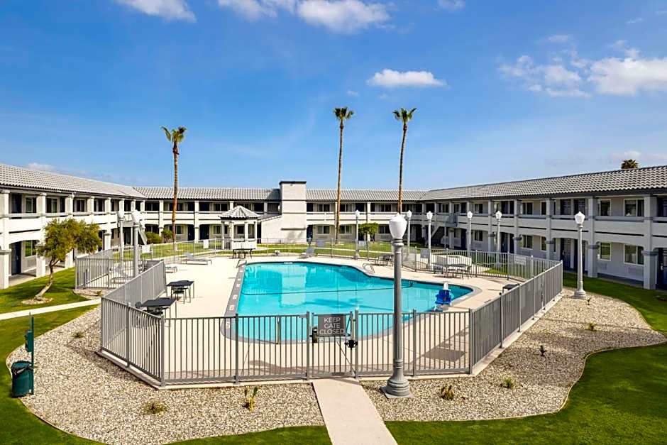 Spark by Hilton Santa Nella