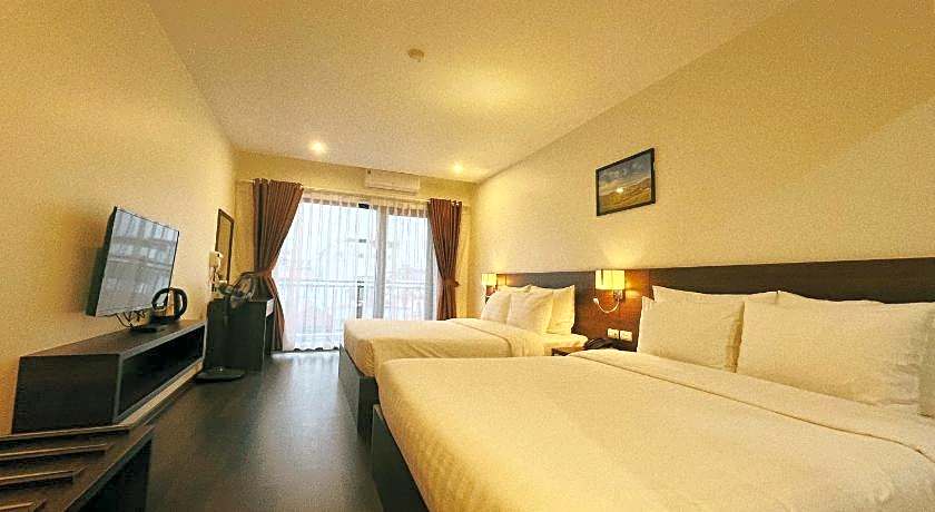 Paragon Noi Bai Hotel and Pool