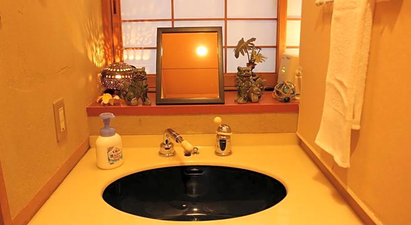 Okinawa Minshuku Kariyushi