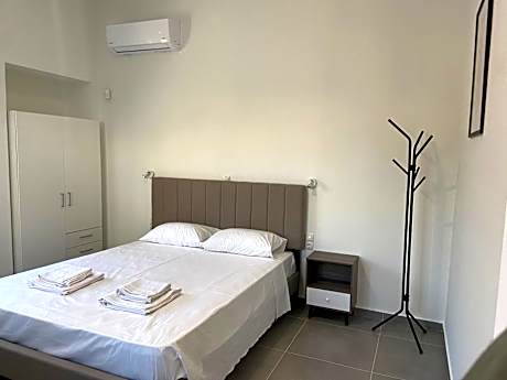 Leo's Apartments