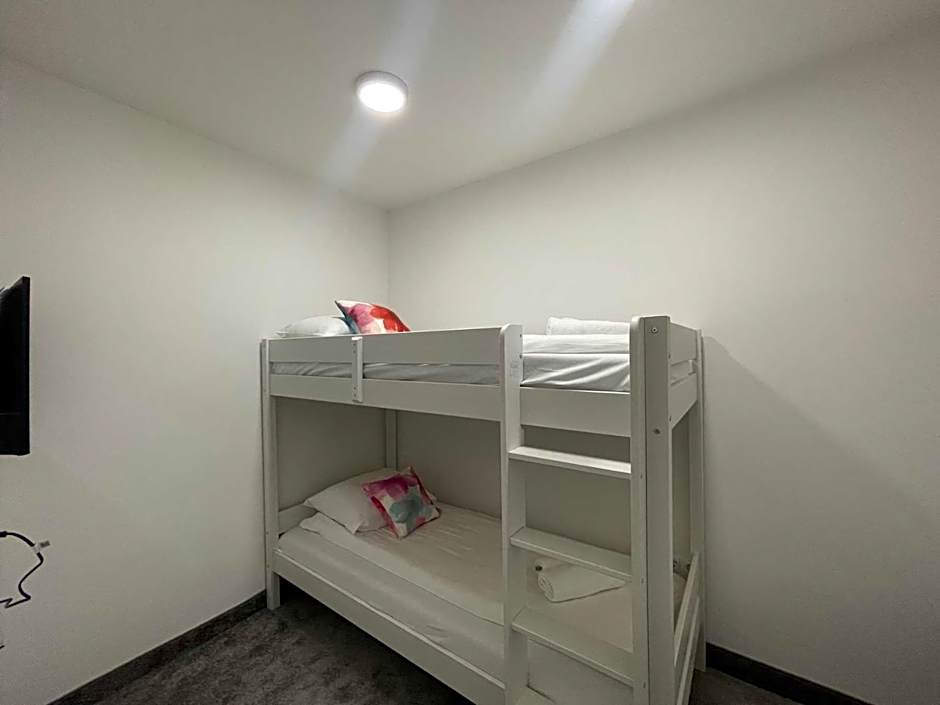 Hotel Story