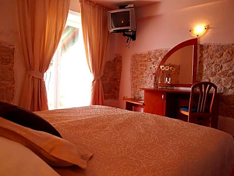 Suite with Balcony and Sea View - Annex Building