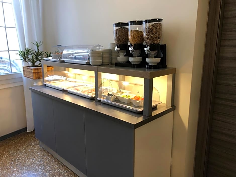 Hotel Cairoli