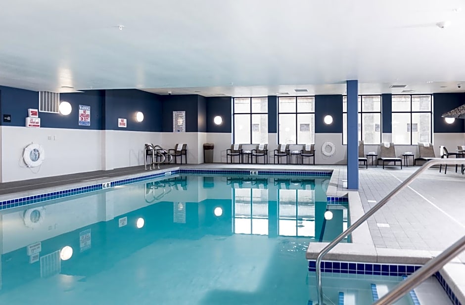 Hampton Inn and Suites La Crosse Downtown