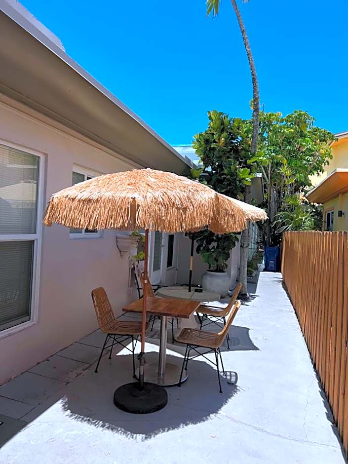 Tiana Beach Inn