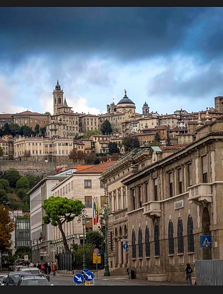 Smart-House Rent-Rooms FREE PARKING