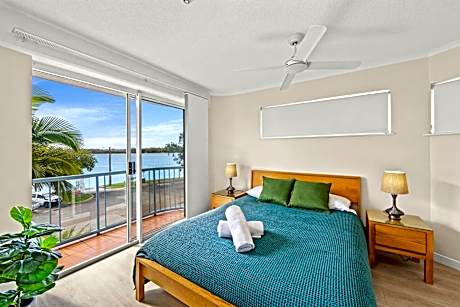 Two-Bedroom Two-Bathroom Apartment with Private Rooftop