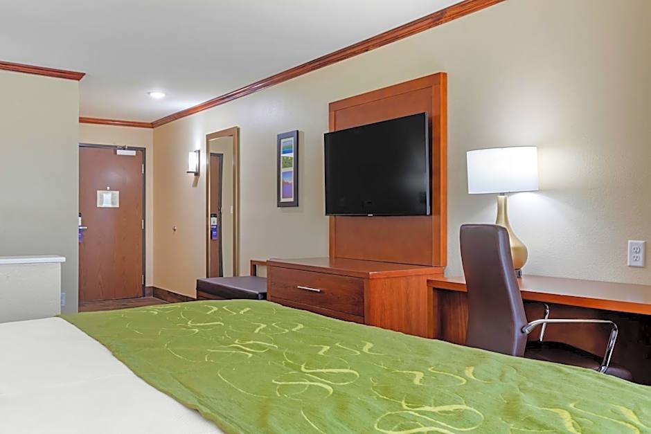 Comfort Suites West Monroe near Ike Hamilton Expo Center
