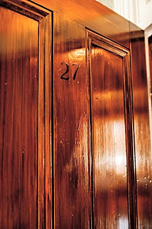 Deluxe King Suite