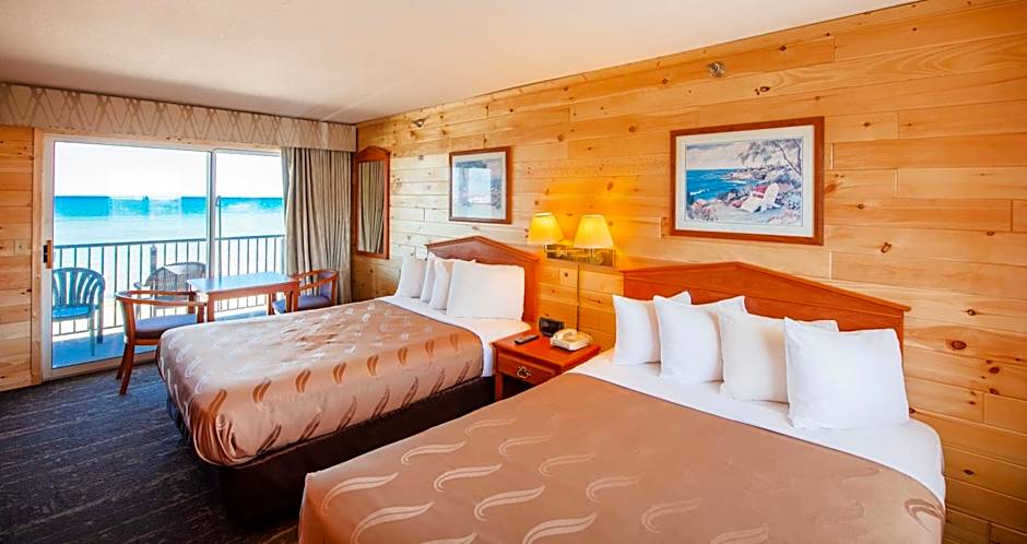 Quality Inn & Suites Mackinaw City Beachfront