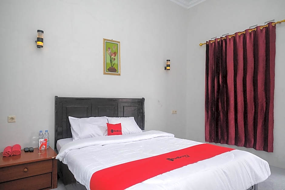 RedDoorz at Jalan Dieng 3