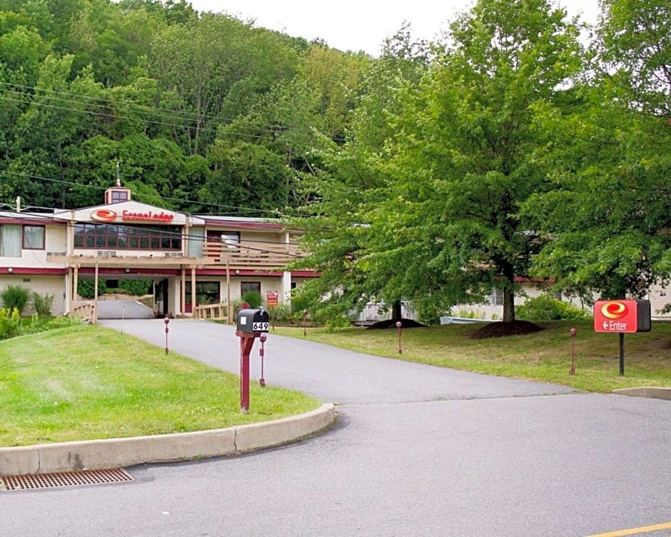 Econo Lodge Summit - Scranton