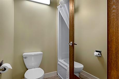 Suite - 1 King Bed, Nonsmoking, Whirlpool