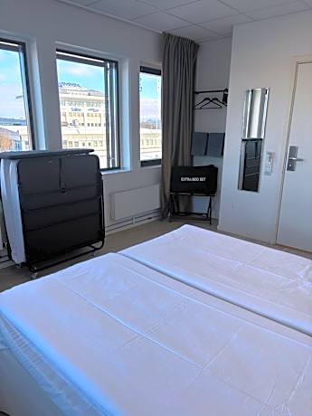 Economy Family Room with Shared Bathroom