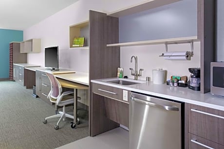 2Qn Mobilty/Hearing Access Ri Shwr Studio Ns
