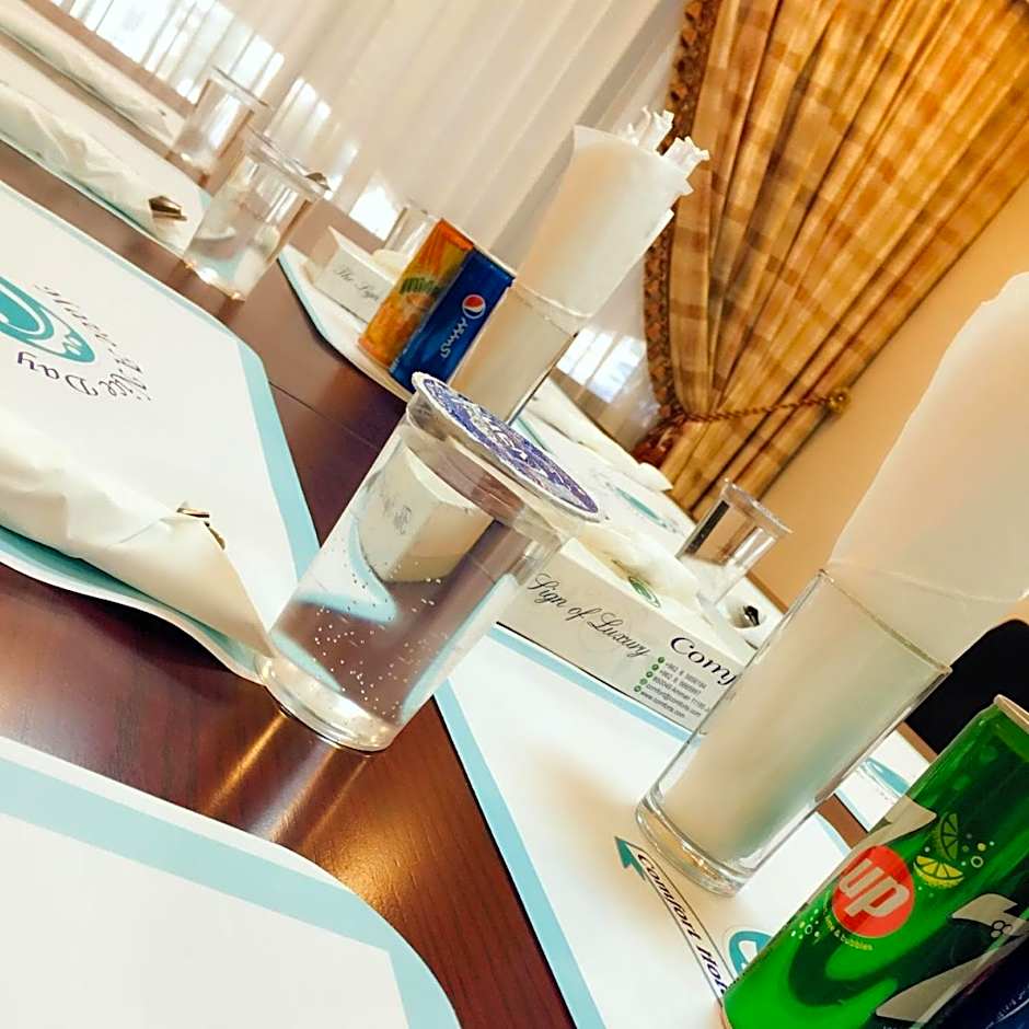 Comfort Hotel Suites