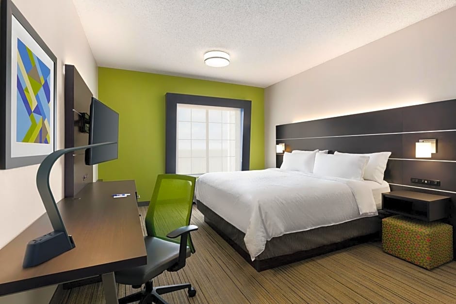 Holiday Inn Express Hotel & Suites Shawnee I-40 By IHG