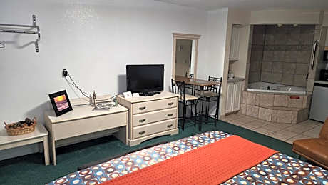 Deluxe King Suite