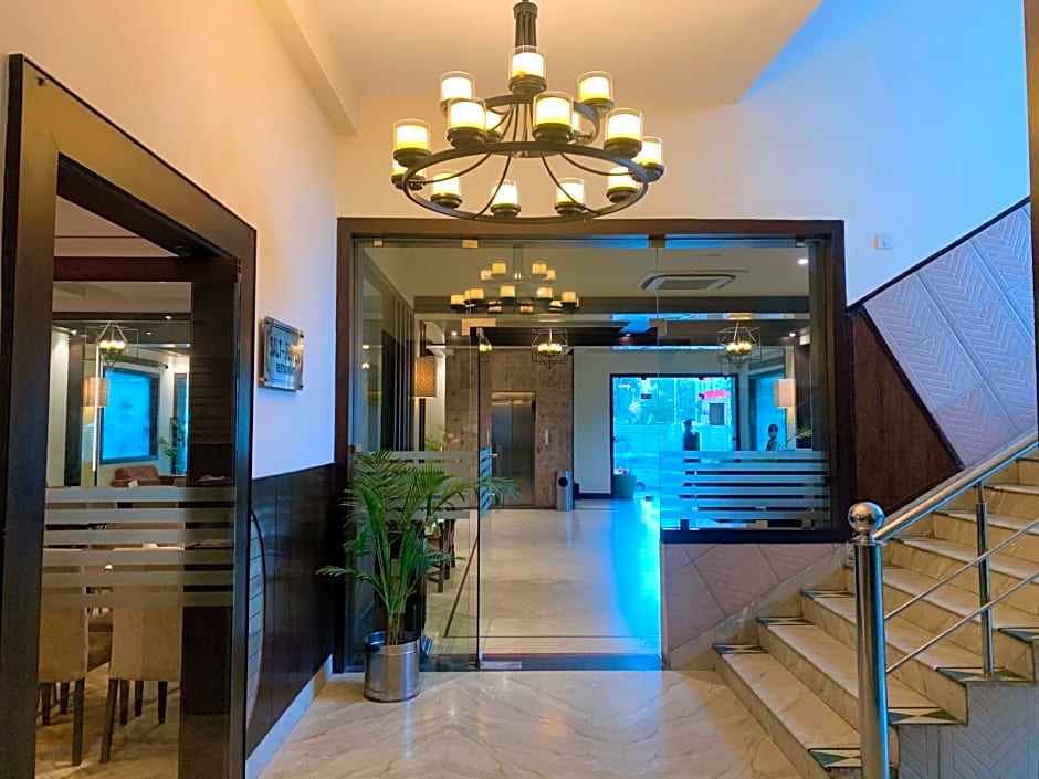 Hotel Royale Residency