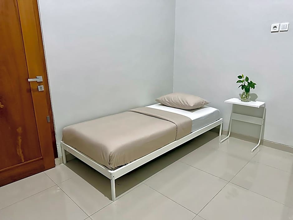 Cendhani Raras Gallery