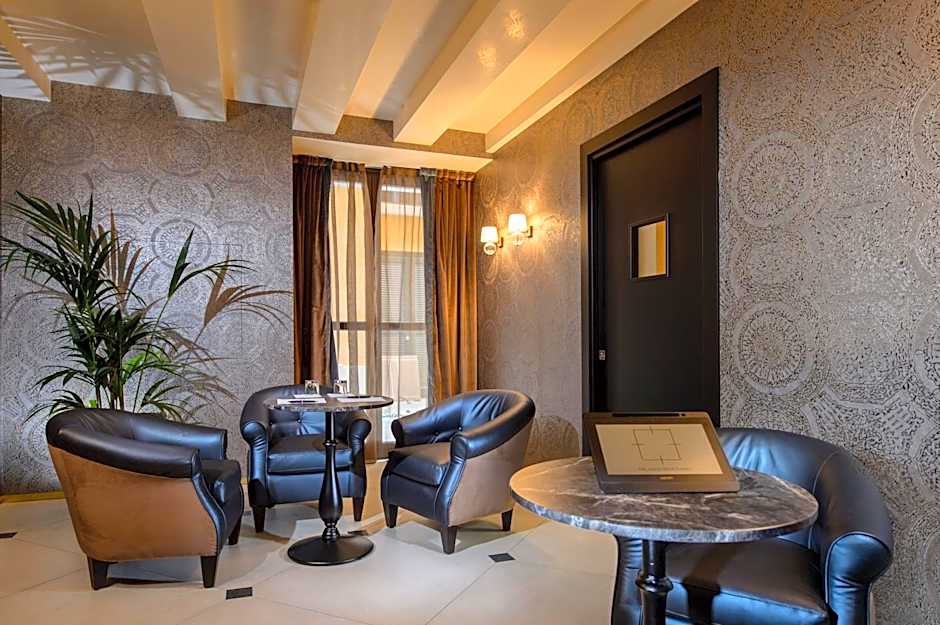 Palazzo Veneziano - Venice Collection