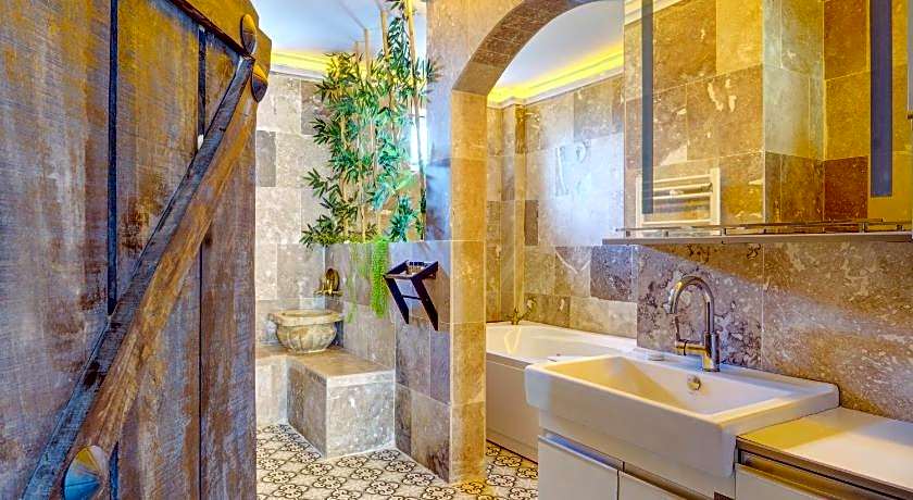 Moonlight Of Cappadocia