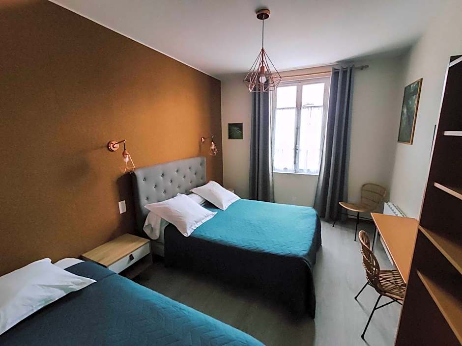 Photo 1 of 4 of Triple Room