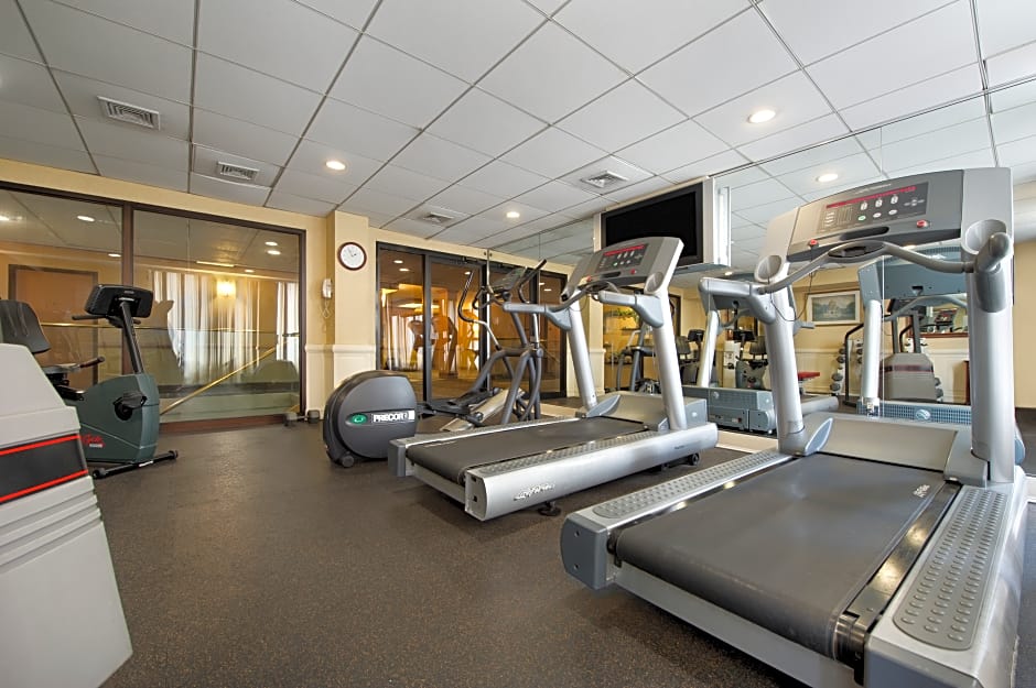 Wyndham Garden Hotel Newark Airport