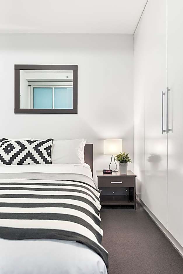 City Harbour Apartments